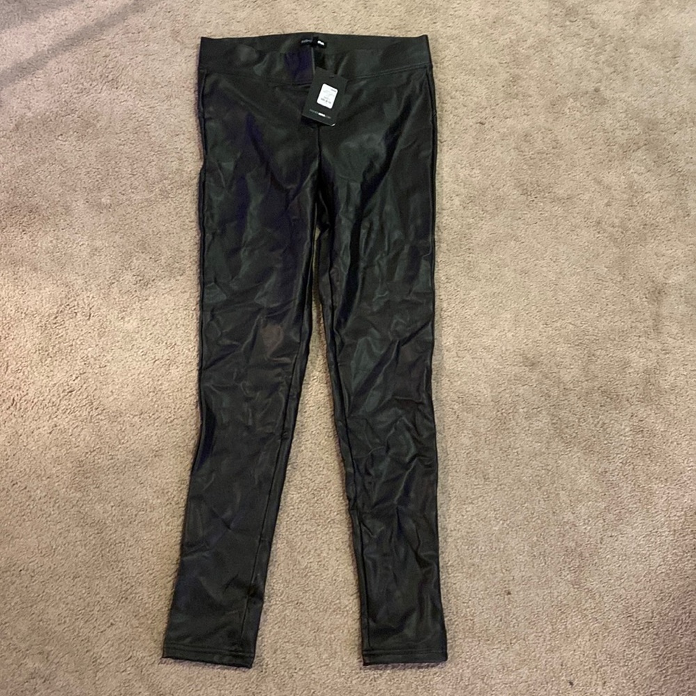 Faux leather leggings- Large
